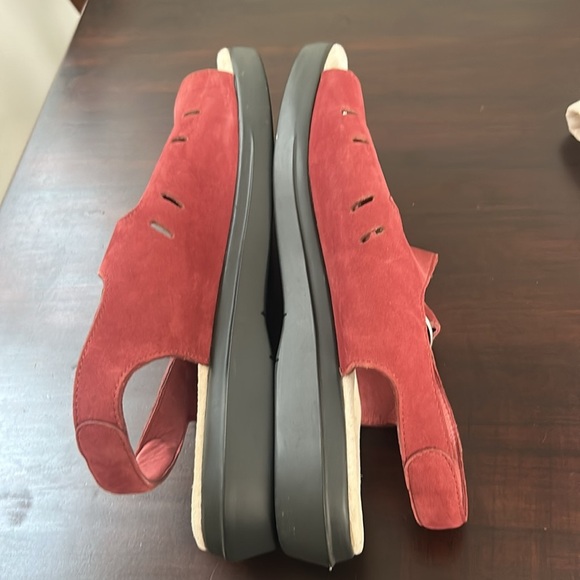 Propet Suede Strappy Red Walking Sandals Women Size 9 Wide - Picture 16 of 16